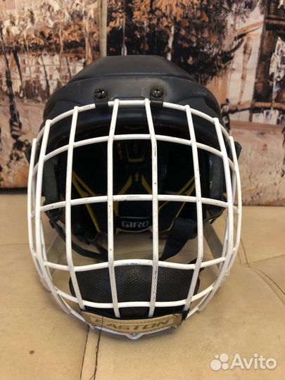 Хоккейный шлем