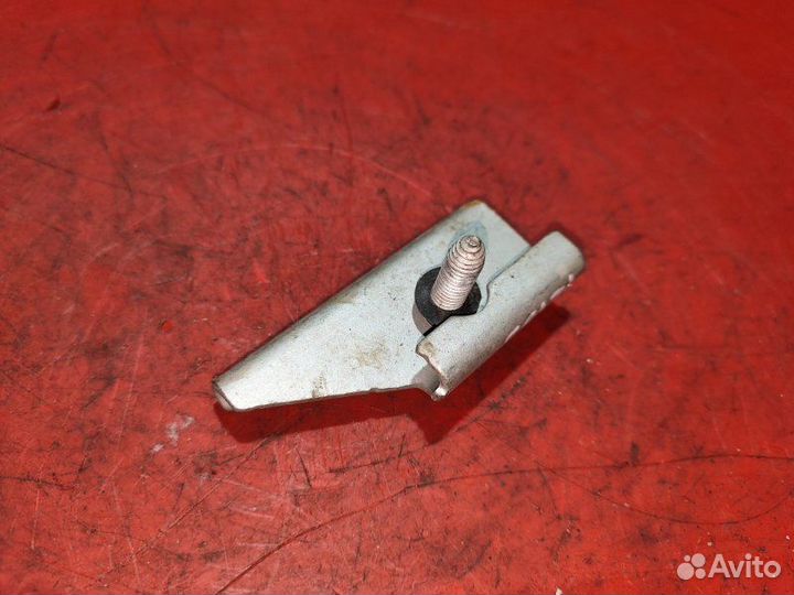 Крепление аккумулятора LADA Largus 1.6 2015