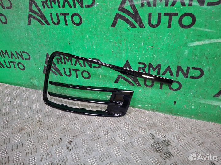 Накладка решетки бампера передняя левая Land Rover
