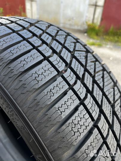 Kumho WinterCraft WS71 235/50 R19 103V