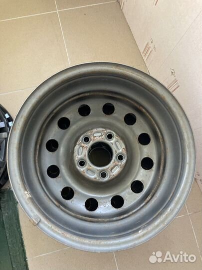 Диски штампованные r15 с колпаками на KIA Hyundai