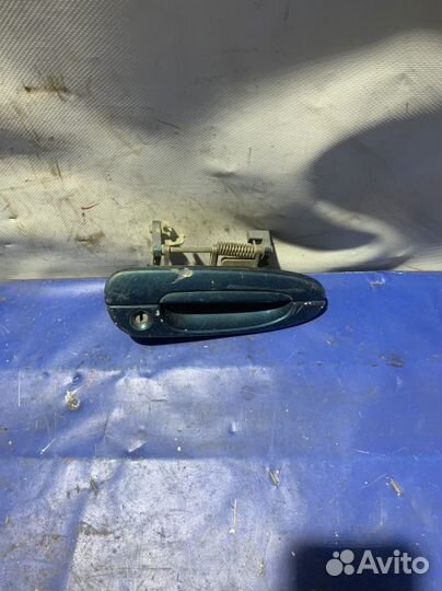 Ручка двери передняя правая mazda 626 ge