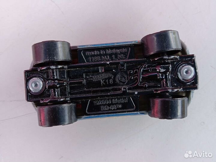 Машинка hot wheels