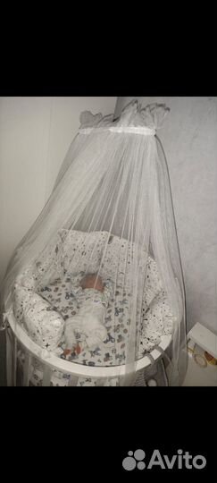 Кроватка с маятником