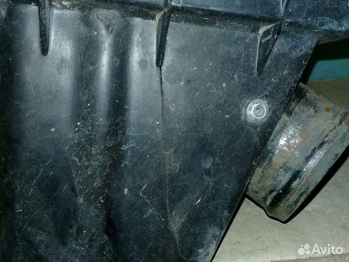 Корпус воздушного фильтра Nissan AD Y10 20 CD