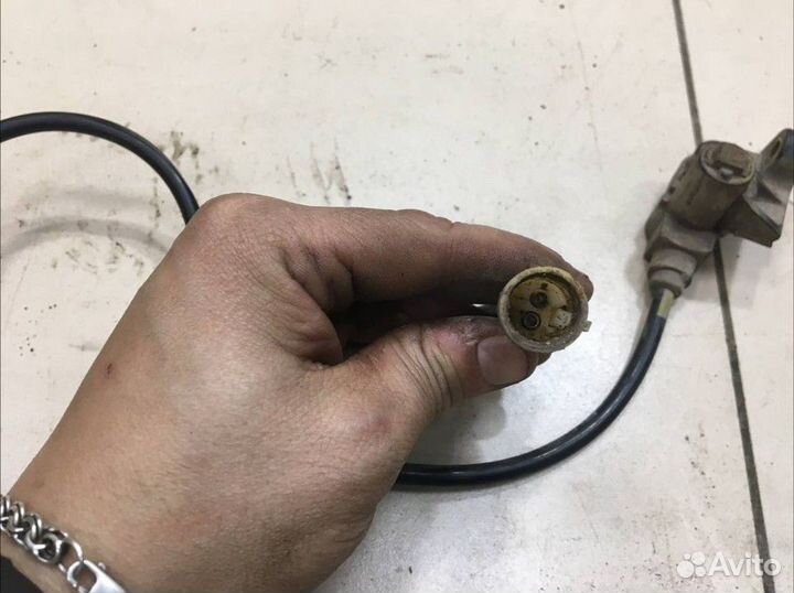 Датчик ABS передний Opel Vectra