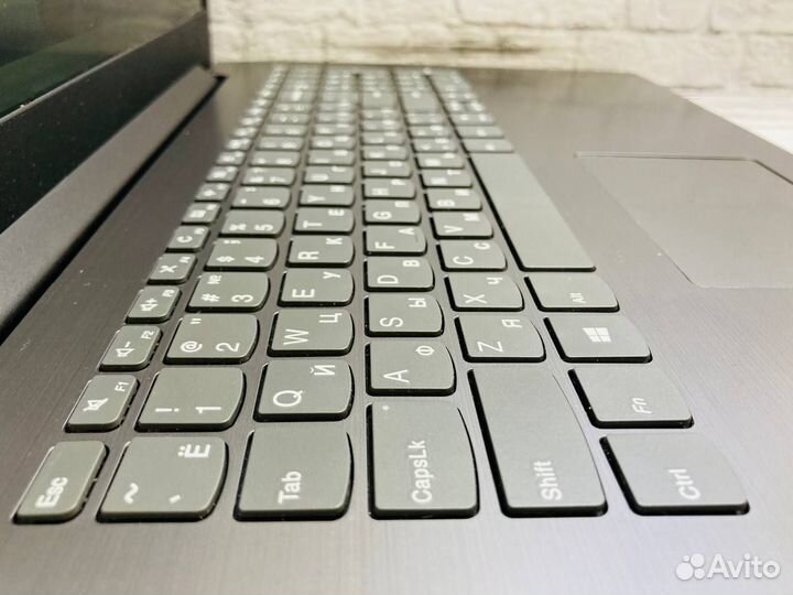 Игровой ноутбук Lenovo