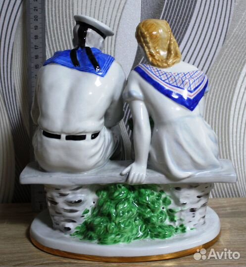 Статуэтка Встреча (Скамейка) фарфор лфз