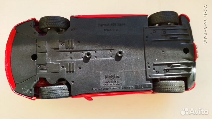 Масшабная машинка 1:24 Ferrari 458