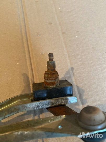 Трапеция стеклоочистителей передняя в сборе