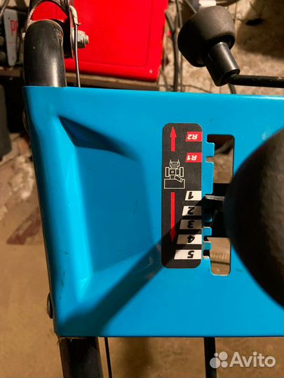 Снегоуборщик бензиновый самоходный бу