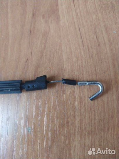 Трос открывания двери передний Volkswagen Passat