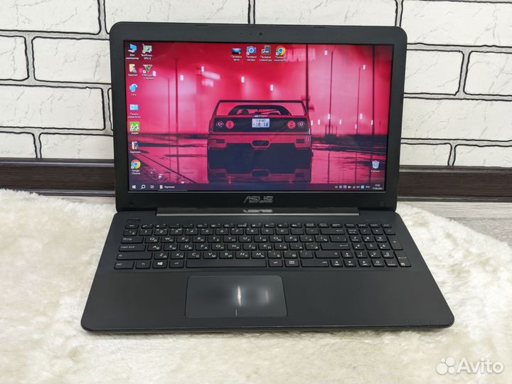 Asus / i3-5005U / GF920M / 8GB / SSD+HDD