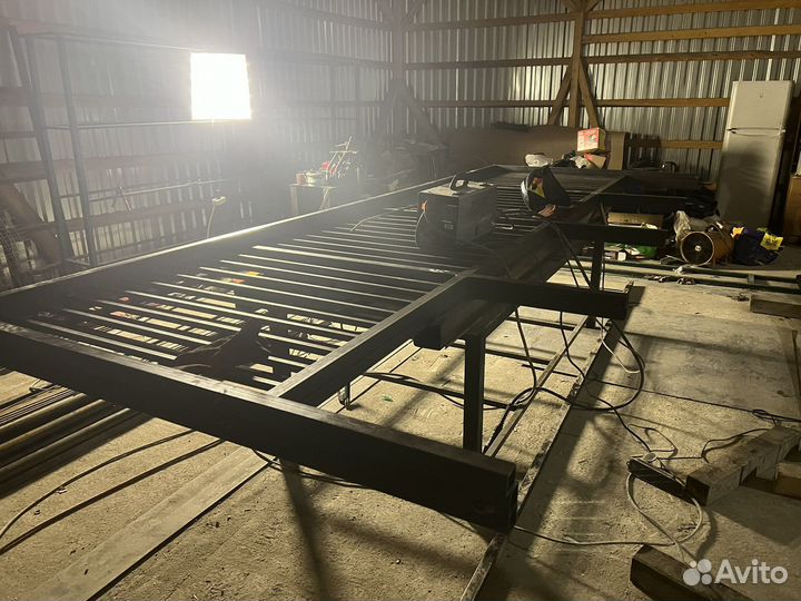 Требуются на работу Сварщики- слесаря