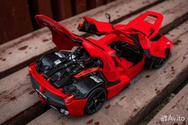 Ferrari LaFerrari 1:18 Коллекционная модель