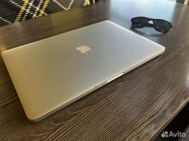 Apple MacBook Pro 15 retina