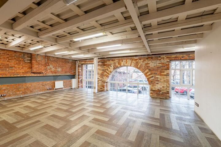 Сдам помещение свободного назначения, 321.4 м²