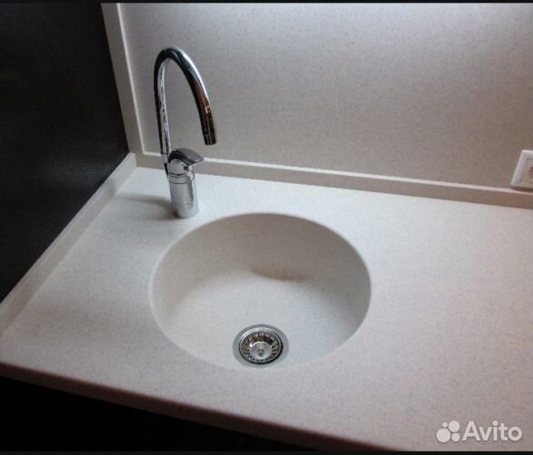 Столешница для кухни из искусственного камня