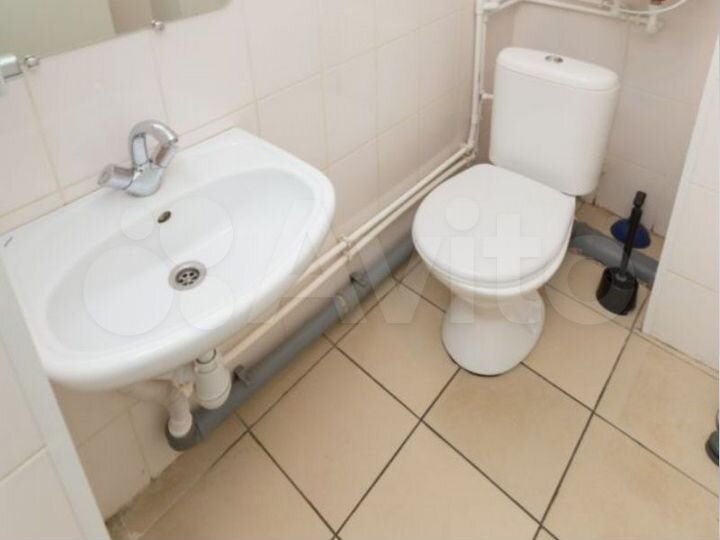 Комната 17 м², 1/4 эт.