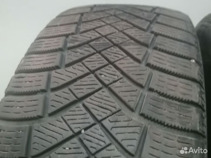 Pirelli Ice Zero 215/50 R17