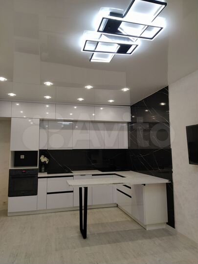 2-к. квартира, 71 м², 1/12 эт.