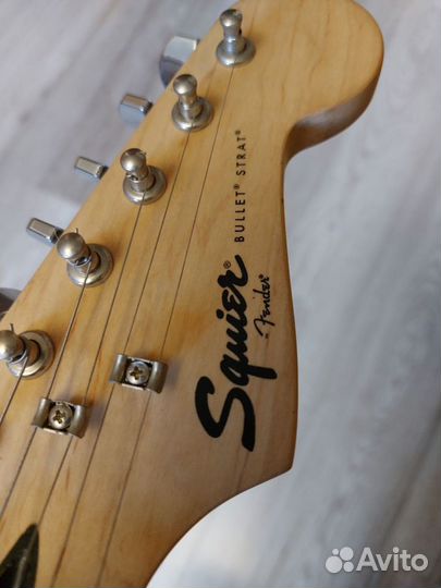 Электрогитара fender squier bullet strat + комбик