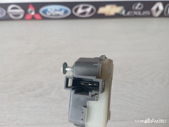 Активатор лючка бензобака Skoda Octavia A5 BSF