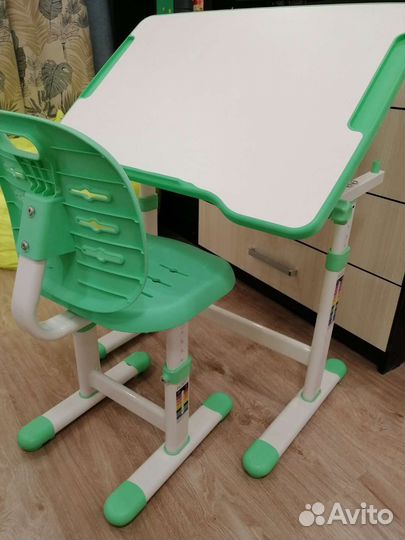 Детский стол и стул трансформер