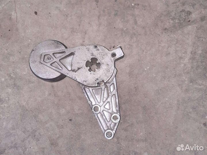 Натяжитель приводного ремня volkswagen passat b5