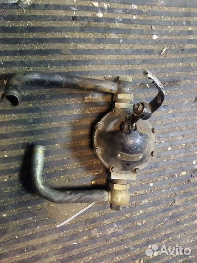 Ручной насос для подкачки топлива