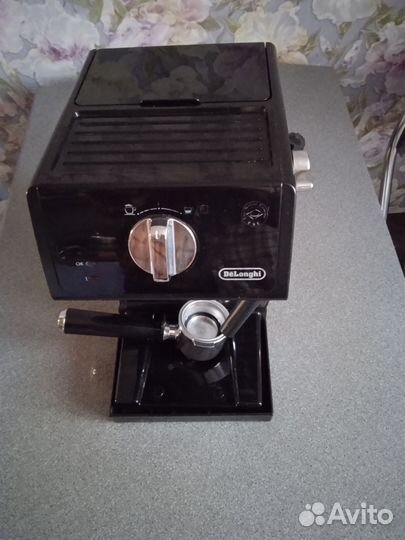 Кофеварка рожковая delonghi
