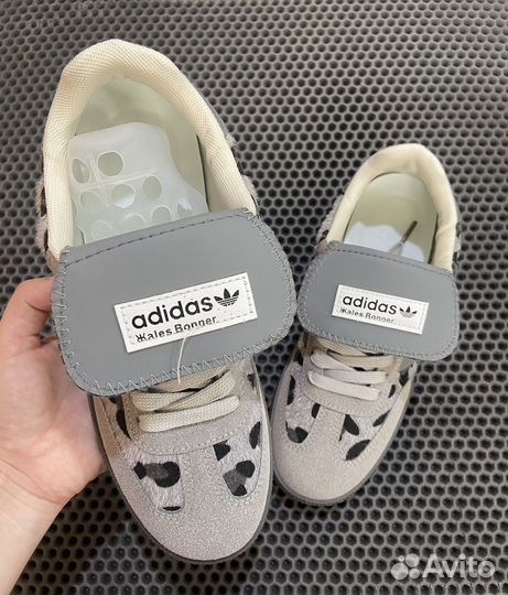 Кроссовки женские adidas