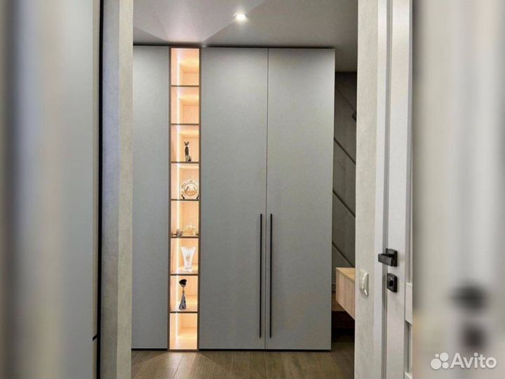 Угловой шкаф в прихожую