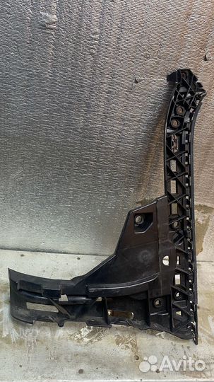 Кронштейн бампера W213 E213 задний правый