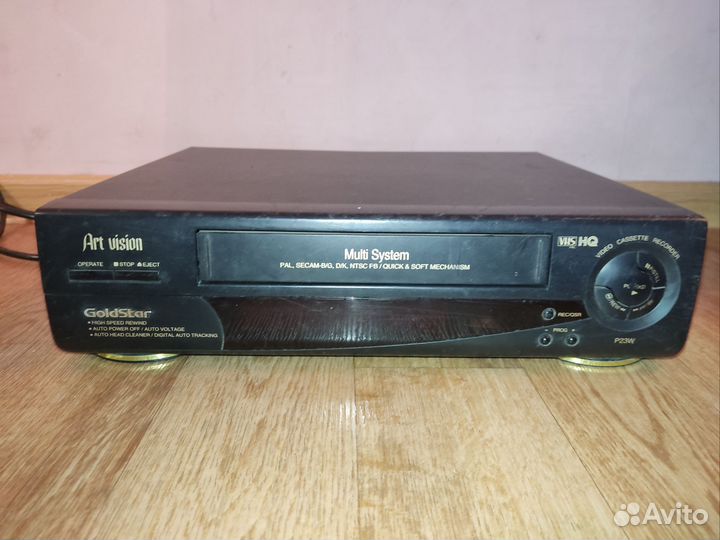Видеомагнитофон GoldStar P23W