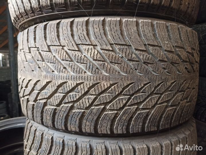 Nokian Tyres Hakkapeliitta R3 245/40 R19 и 275/35 R19 98T