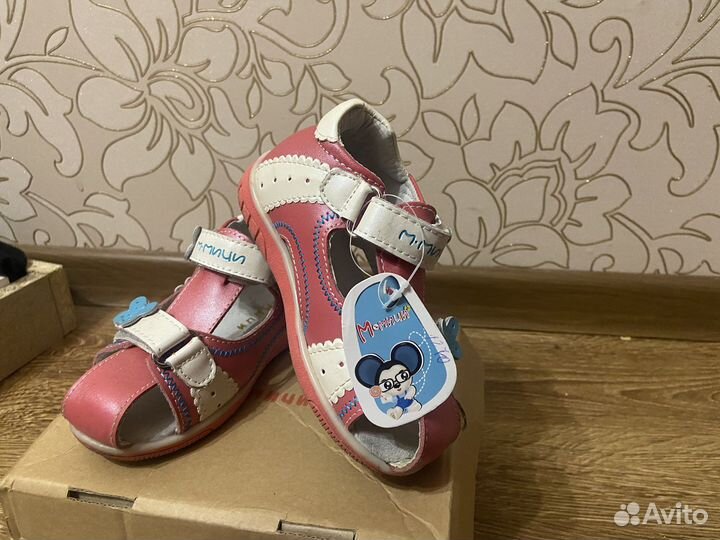 Босоножки для девочки новые
