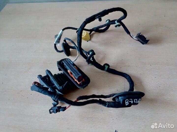 Проводка (коса) дверная передняя правая Volkswagen