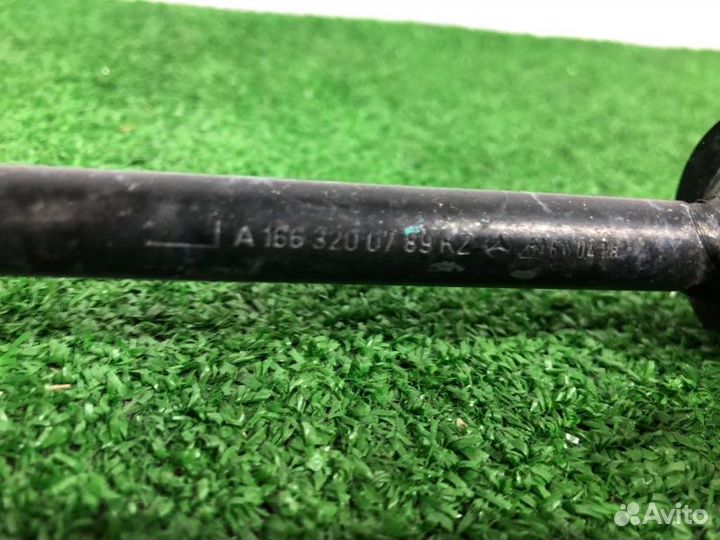 Стойка стабилизатора передняя левая Mercedes-Benz