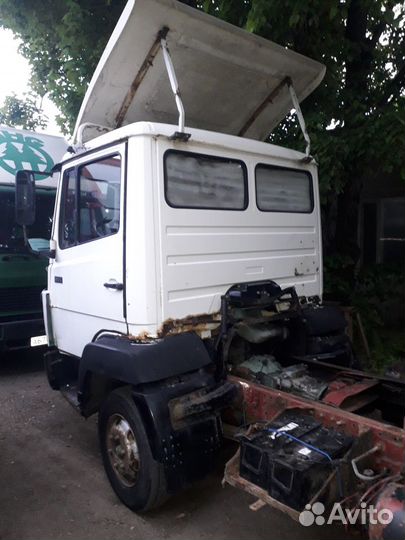 Mercedes-Benz 814, 1990