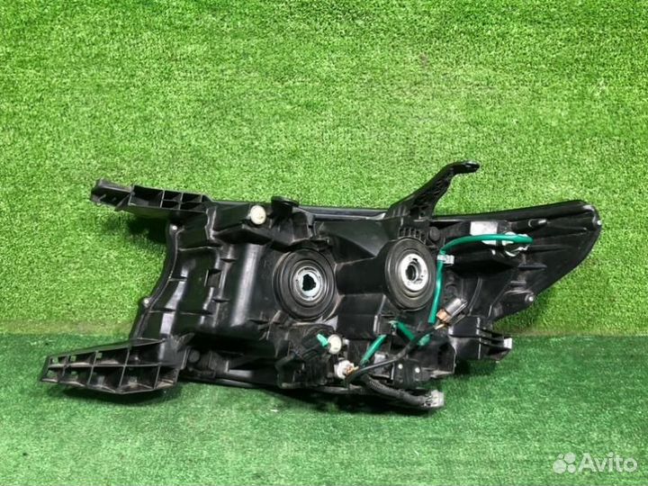 Фара правая Toyota Land Cruiser Prado