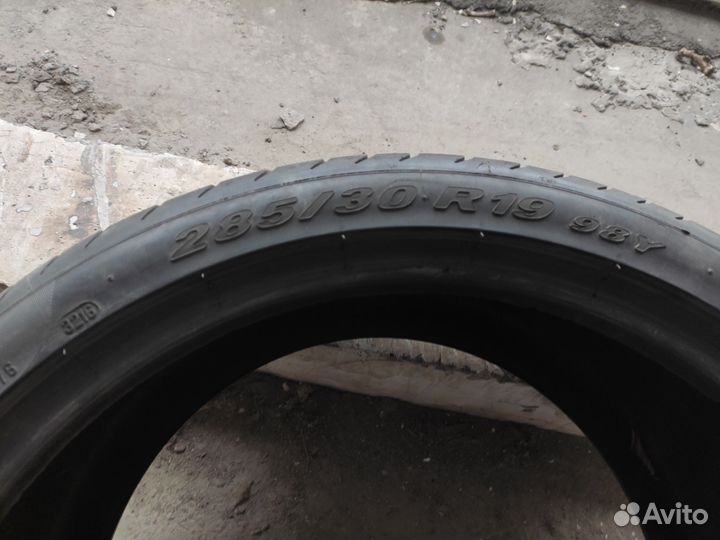 Pirelli P Zero 285/30 R19