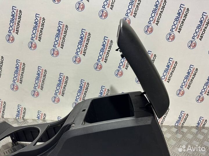 Подлокотник SsangYong Actyon C100