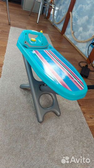 Детская гладильная доска и утюг