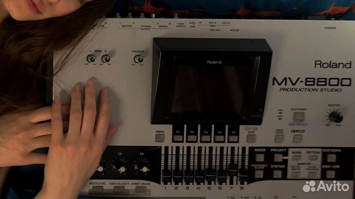 Roland mv 8800