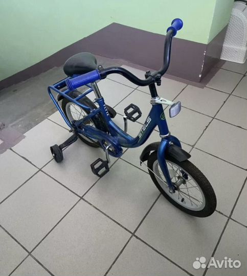 Детский велосипед четырехколесный
