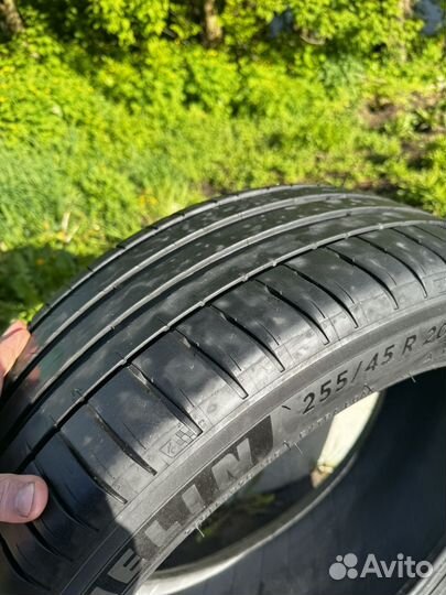 Michelin Pilot Sport 4 255/45 R20