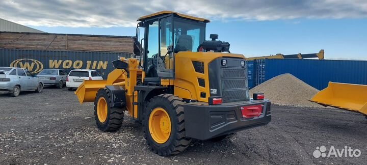 Фронтальный погрузчик BIZON 925, 2023