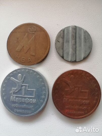 Значки жетоны