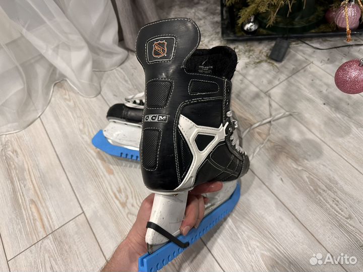 Коньки хоккейные